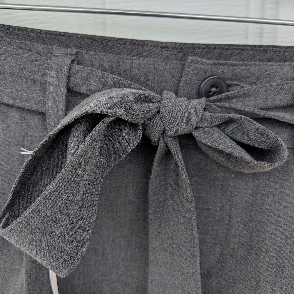 NWT Candies Gray Pleated Summer Shorts with Belt Stretch 12 - Picture 3 of 7